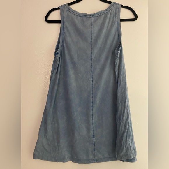 Tank - Picture 2 of 2